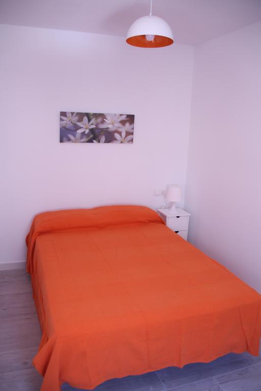 Apartamento Orange Triana Centro Севиля Екстериор снимка